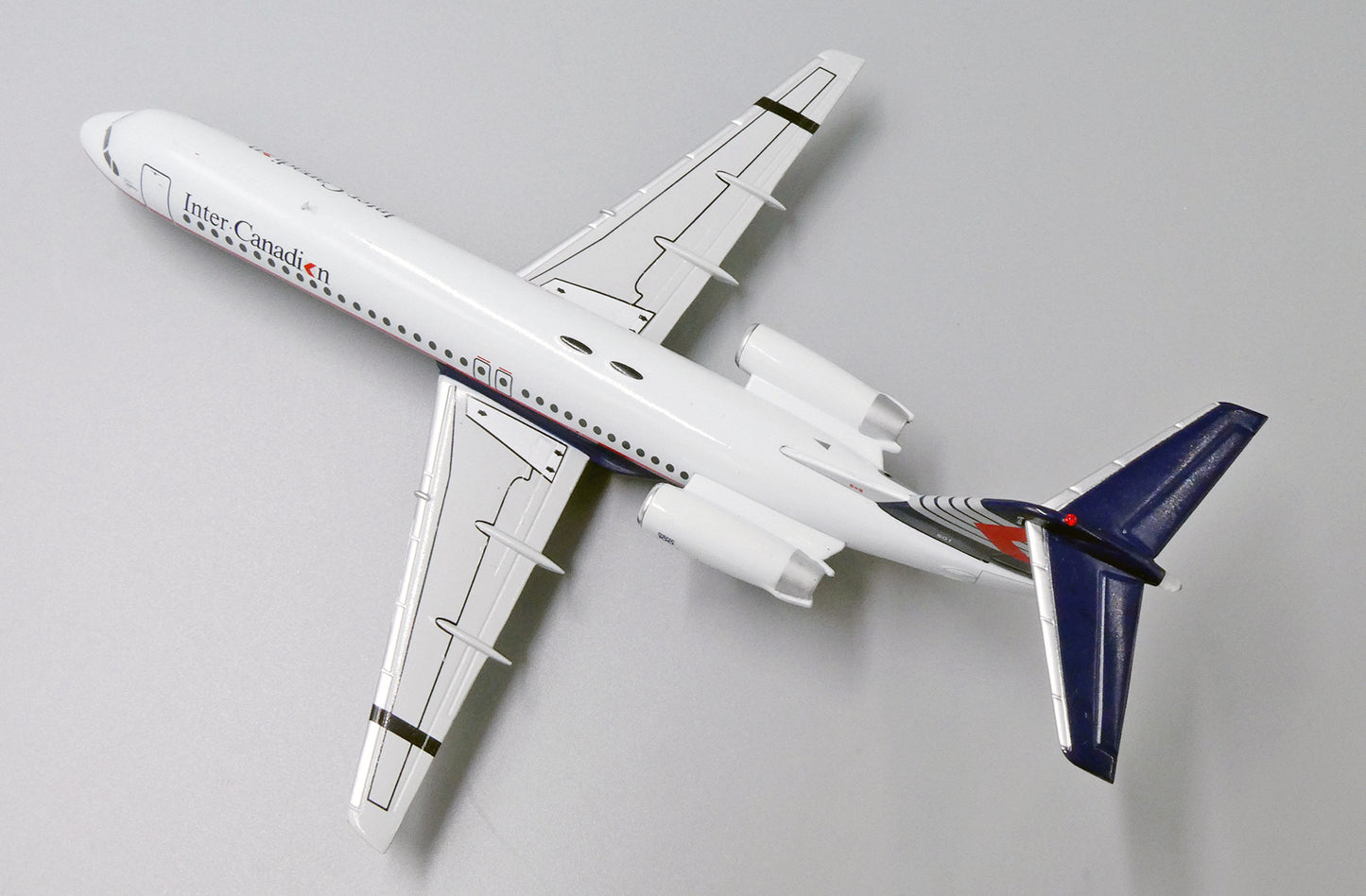 JC WINGS FOKKER 100 INTER-CANADIEN REG: C-FICO