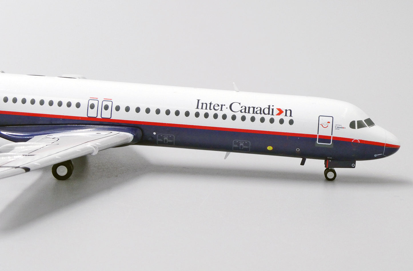 JC WINGS FOKKER 100 INTER-CANADIEN REG: C-FICO