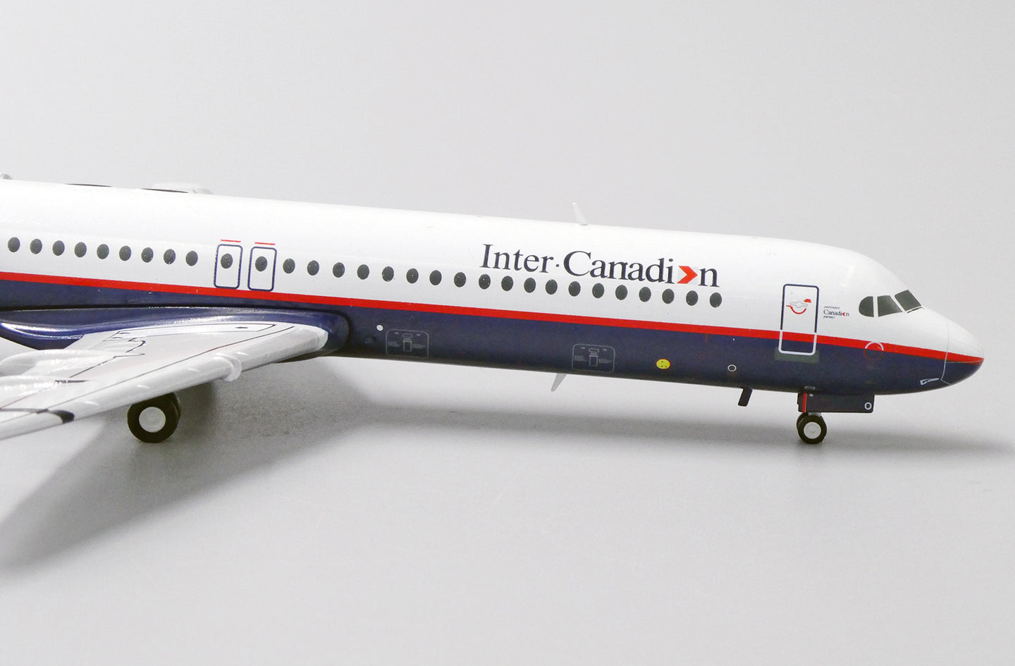 JC WINGS FOKKER 100 INTER-CANADIEN REG: C-FICO