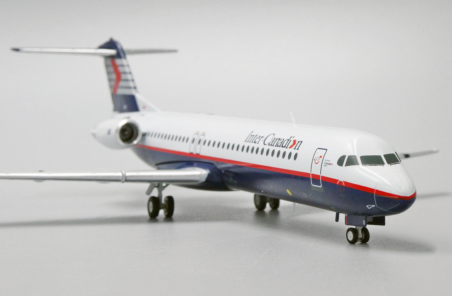 JC WINGS FOKKER 100 INTER-CANADIEN REG: C-FICO