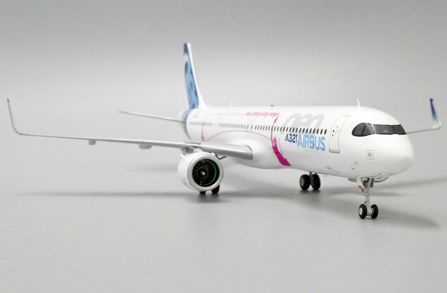 JC WINGS A321-200LR NEO HOUSE COLOUR REG: D-AVZO