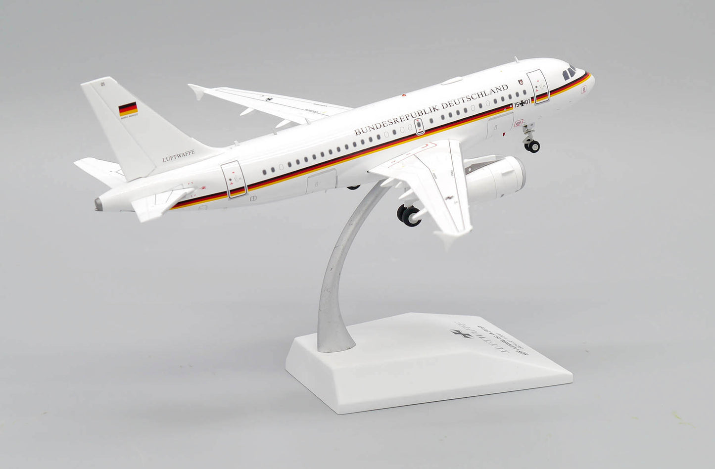 JCWINGS A319(CJ) LUFTWAFFE REG: 15+01