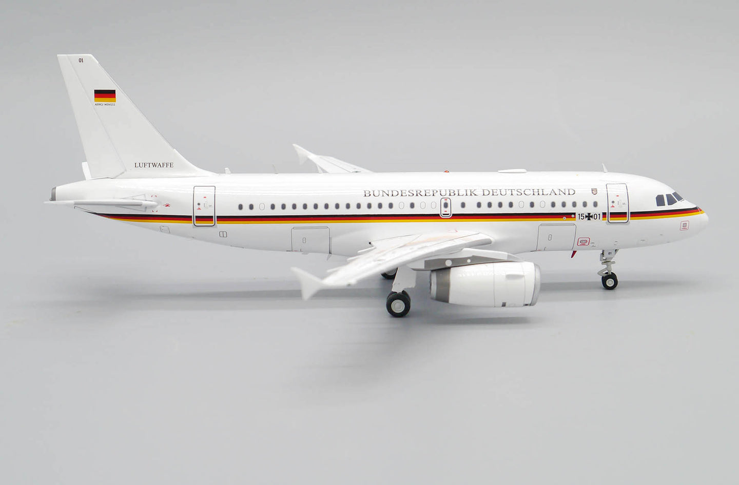 JCWINGS A319(CJ) LUFTWAFFE REG: 15+01