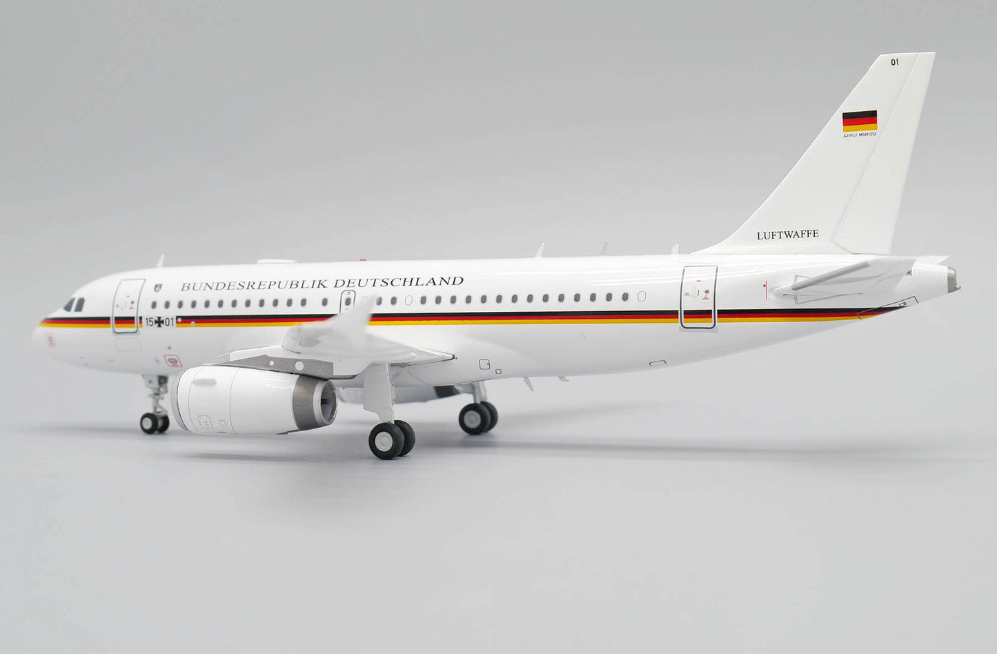 JCWINGS A319(CJ) LUFTWAFFE REG: 15+01