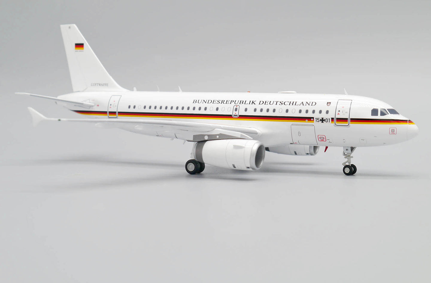 JCWINGS A319(CJ) LUFTWAFFE REG: 15+01