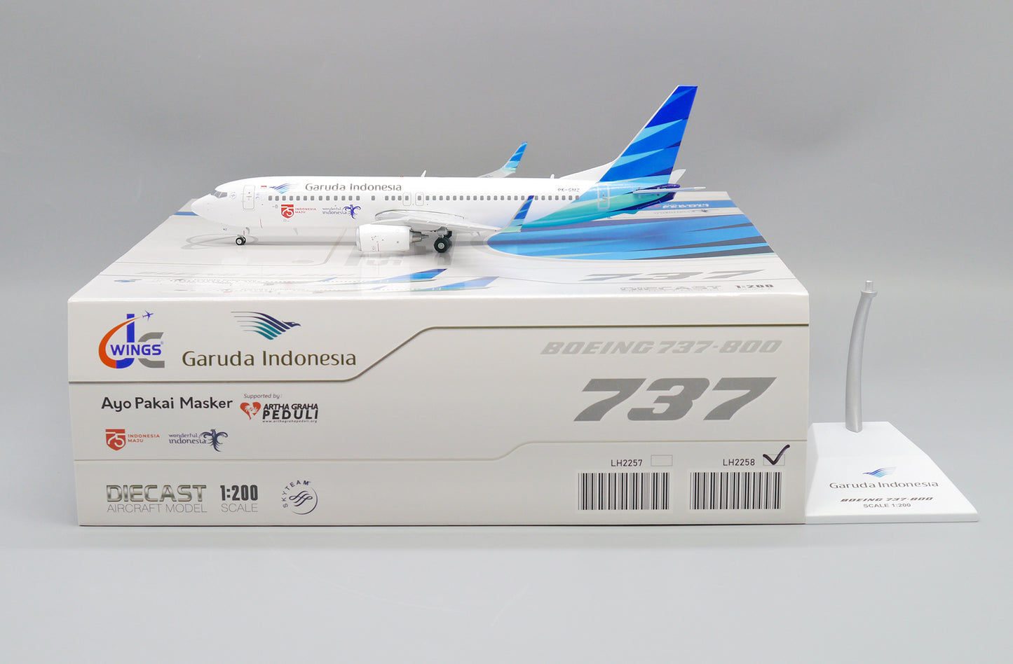 JC WINGS B737-800 GARUDA INDONESIA "75 INDONESIA MAJU" REG: PK-GMZ