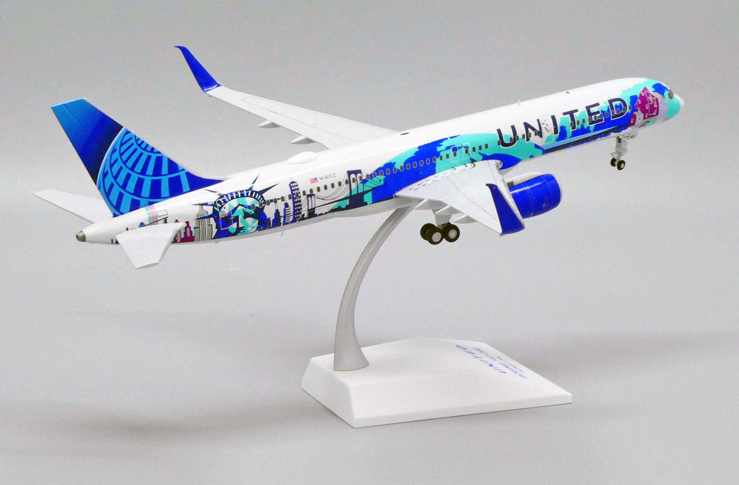 JCWINGS UNITED AIRLINES B757 REG: N14102