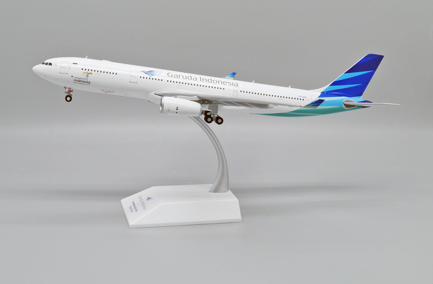 JC WINGS A330-300 GARUDA INDONESIA REG: PK-GHA