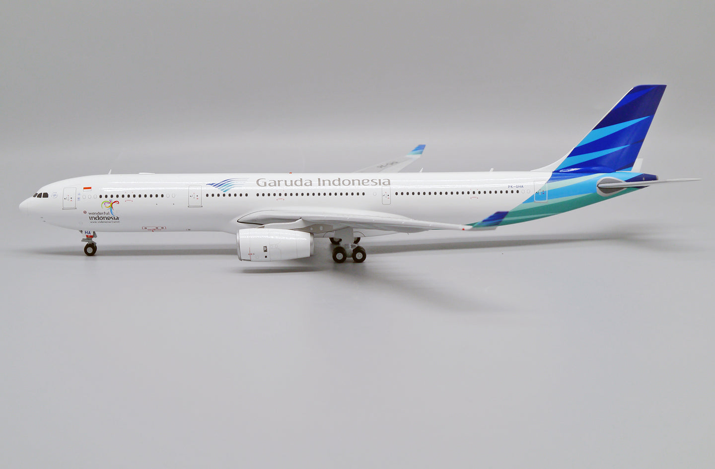 JC WINGS A330-300 GARUDA INDONESIA REG: PK-GHA