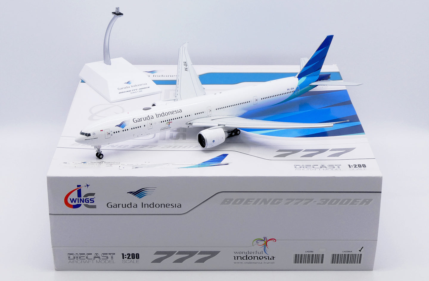 JC WINGS B777-300ER GARUDA INDONESIA "WONDERFUL INDONESIA" (FLAPS DOWN) REG: PK-GIA