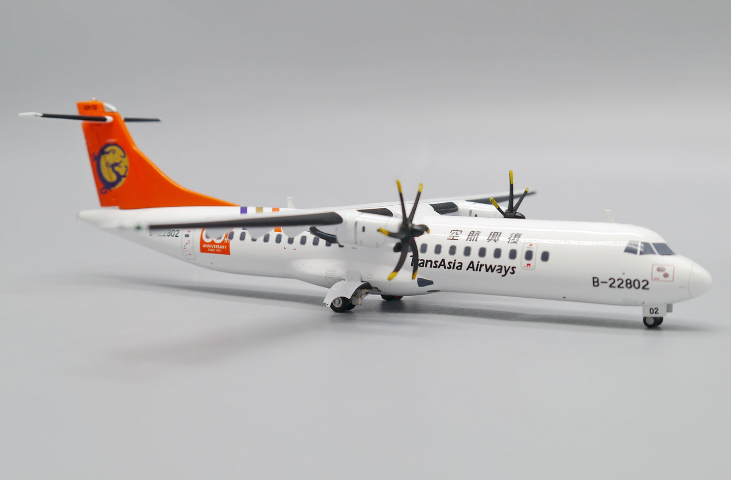 JC WINGS ATR 72-500 TRANSASIA AIRWAYS "60TH ANNIVERSARY" REG: B-22802