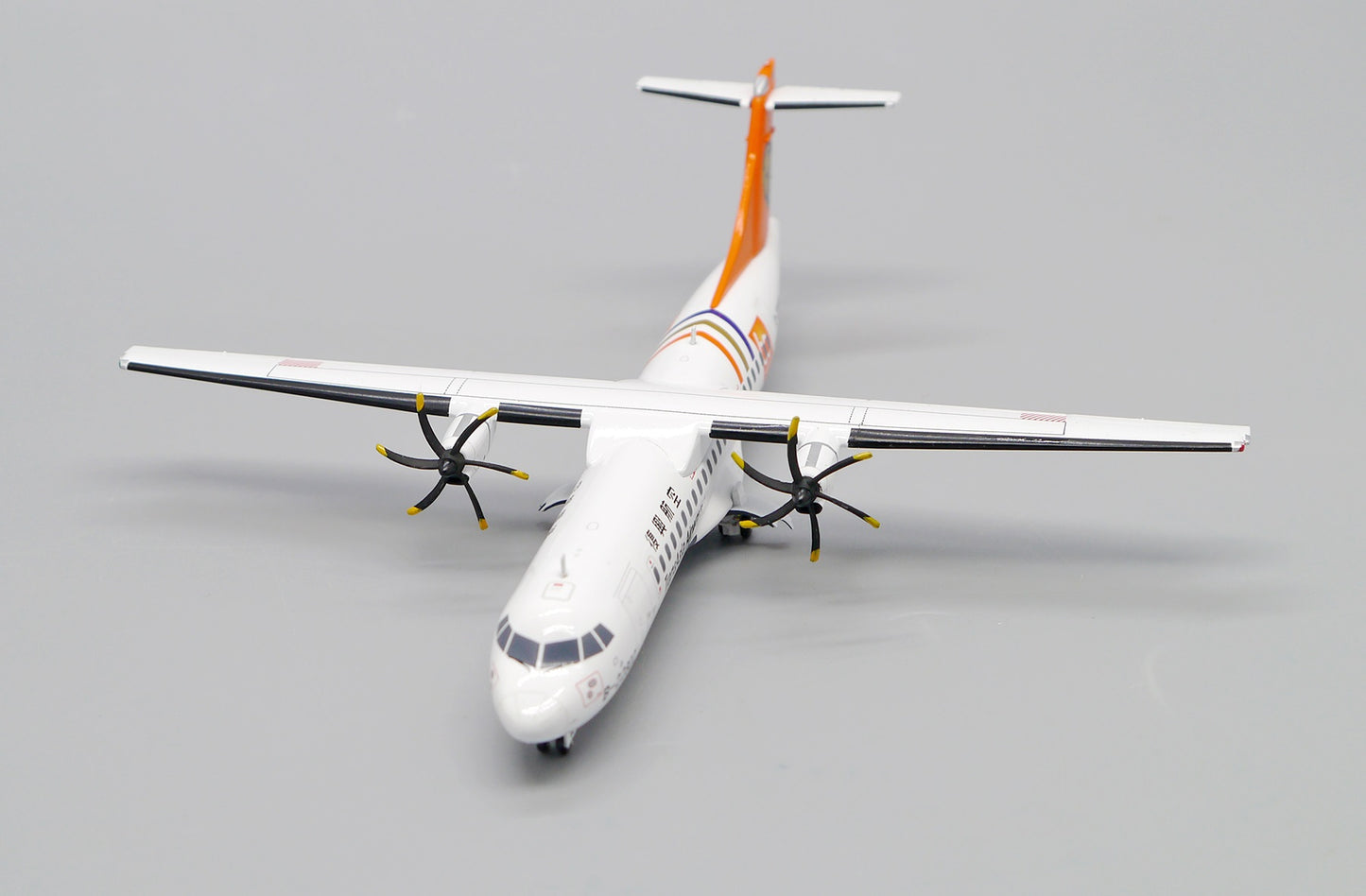 JC WINGS ATR 72-500 TRANSASIA AIRWAYS "60TH ANNIVERSARY" REG: B-22802