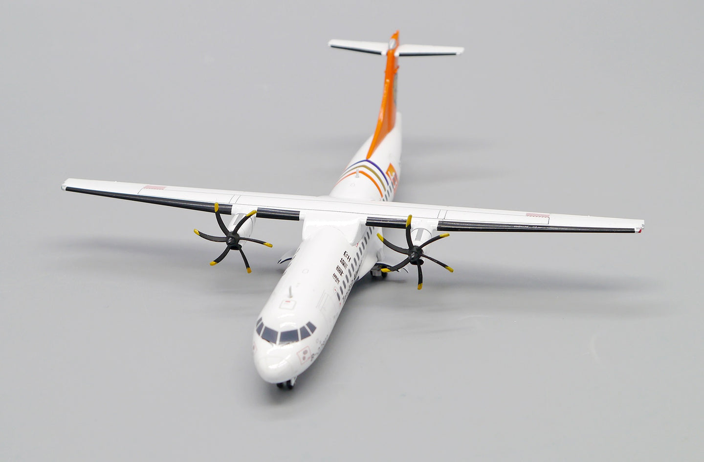 JC WINGS ATR 72-500 TRANSASIA AIRWAYS "60TH ANNIVERSARY" REG: B-22802