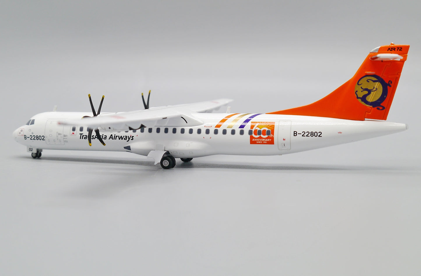 JC WINGS ATR 72-500 TRANSASIA AIRWAYS "60TH ANNIVERSARY" REG: B-22802