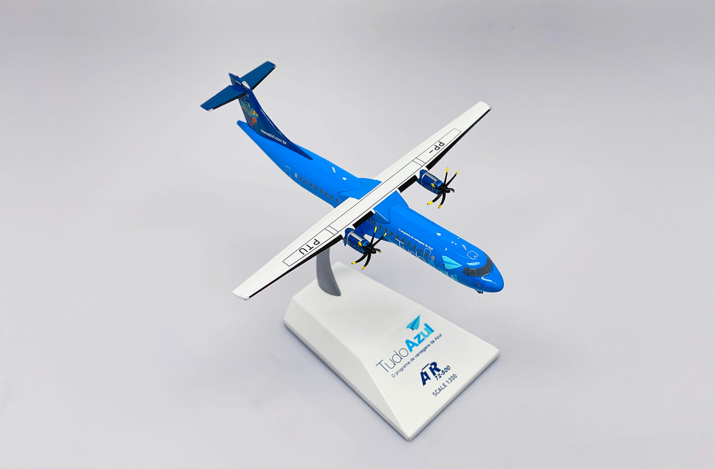 JC WINGS ATR72-500 AZUL REG: PP-PTU