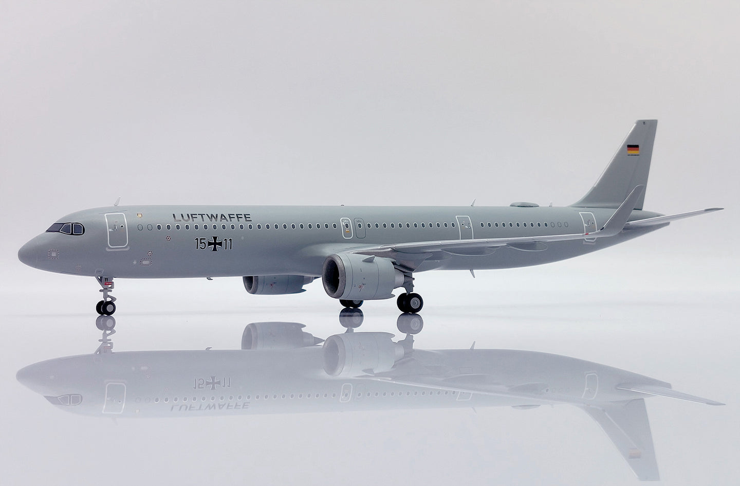 JC WINGS A321NEO LUFTWAFFE REG: 15+11
