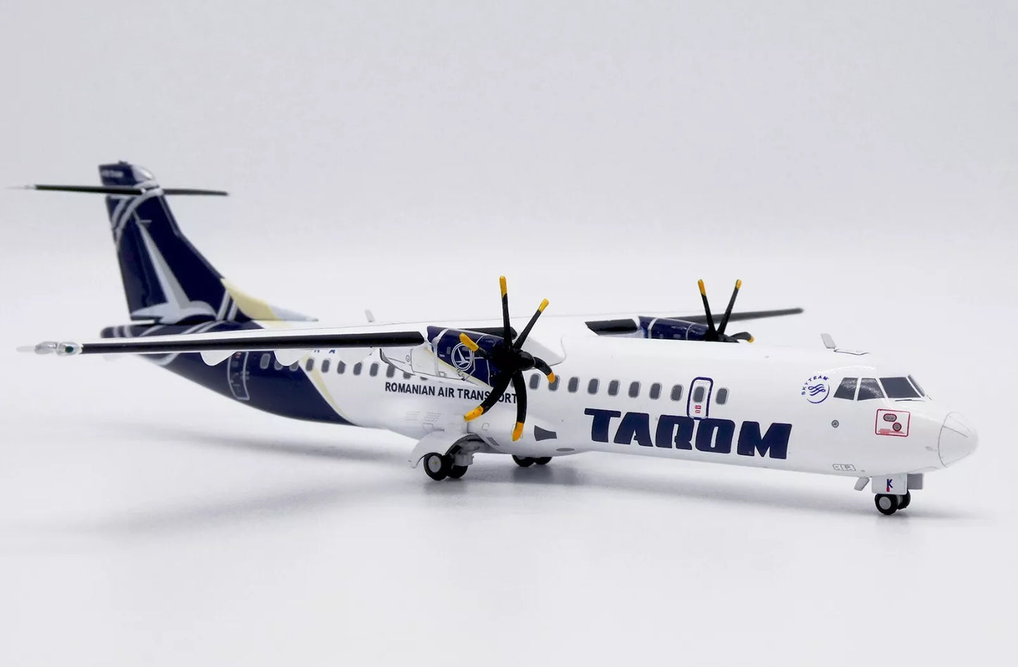 JC WINGS ATR72-600 TAROM REG: YR-ATK