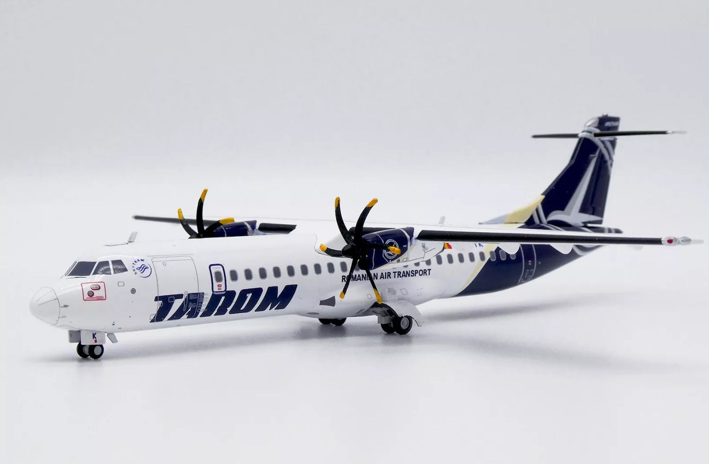 JC WINGS ATR72-600 TAROM REG: YR-ATK