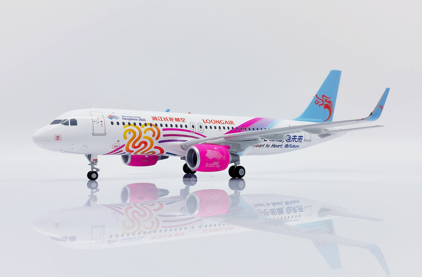 JC WINGS A320 LOONGAIR "HEART TO HEART FUTURE" REG: B-1673