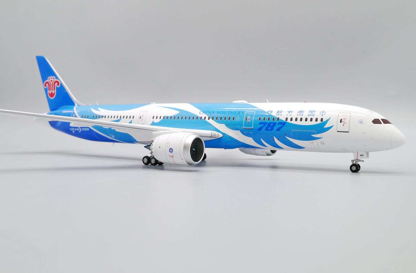 JC WINGS B787-9 DREAMLINER CHINA SOUTHERN AIRLINES "WINGS OF DREAM" REG: B-1242