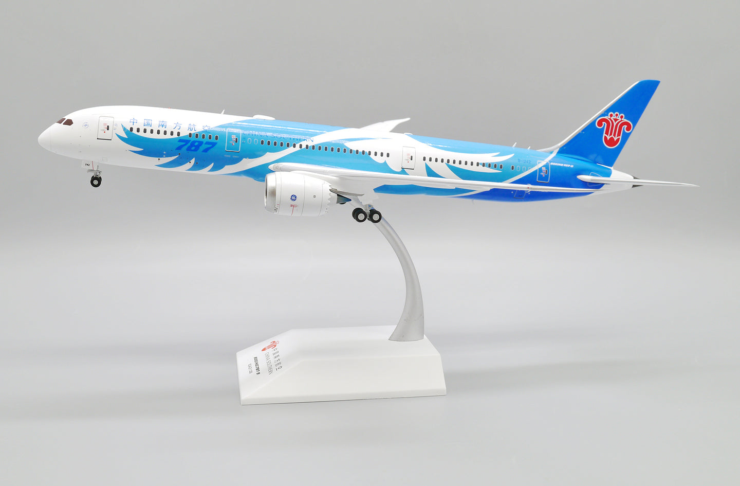 JC WINGS B787-9 DREAMLINER CHINA SOUTHERN AIRLINES "WINGS OF DREAM" REG: B-1242