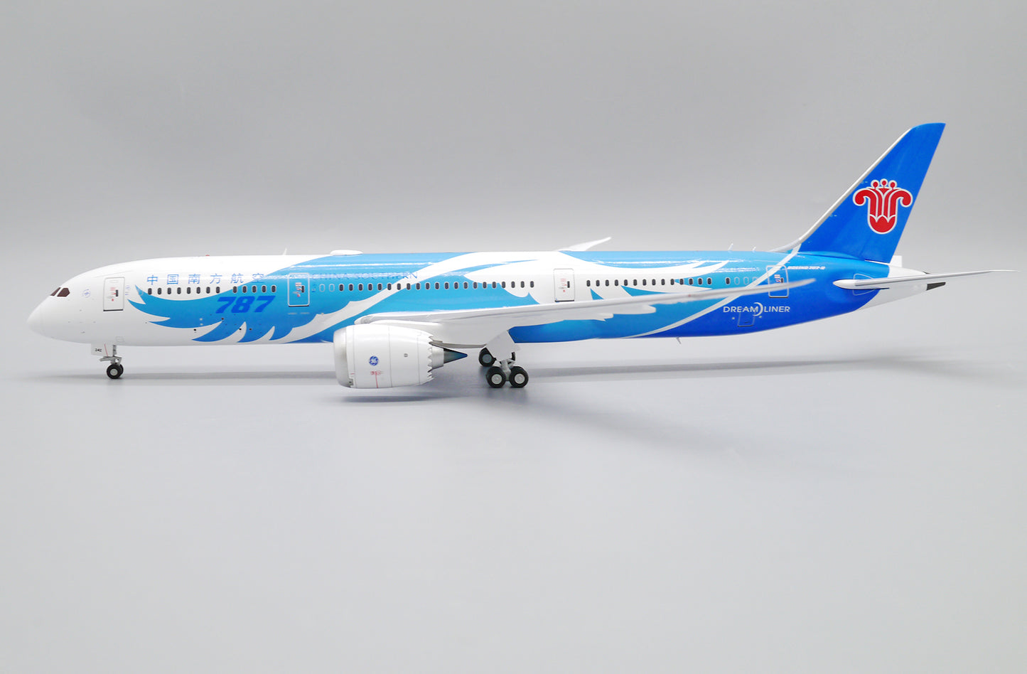 JC WINGS B787-9 DREAMLINER CHINA SOUTHERN AIRLINES "WINGS OF DREAM" REG: B-1242