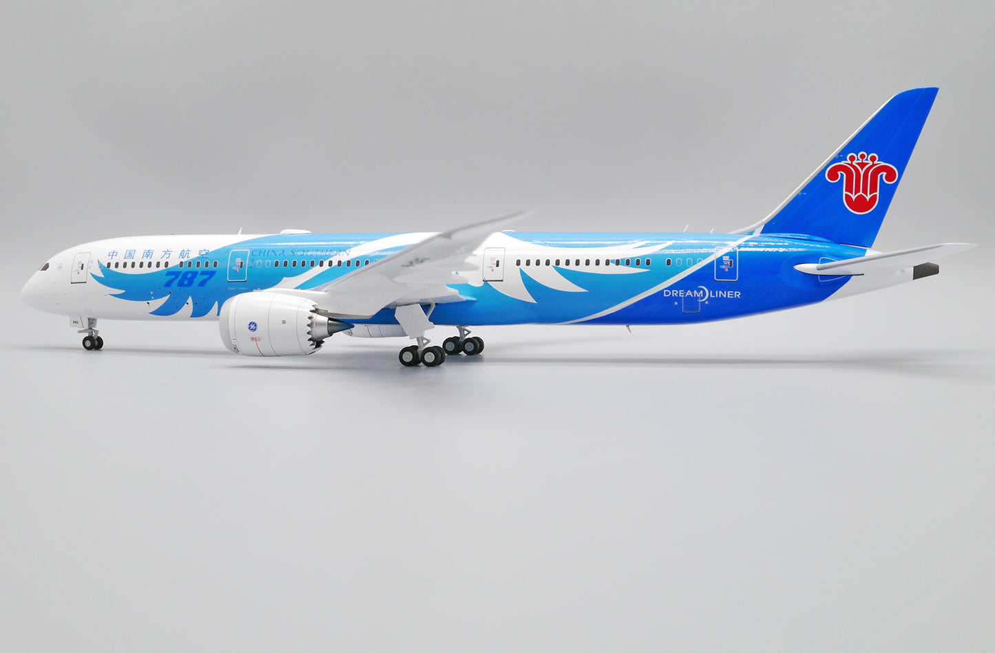 JC WINGS B787-9 DREAMLINER CHINA SOUTHERN AIRLINES "WINGS OF DREAM" REG: B-1242