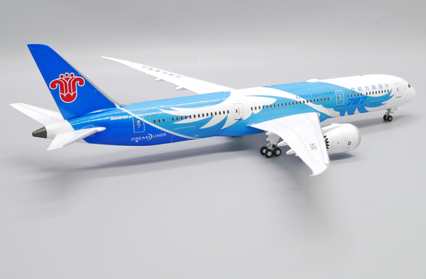 JC WINGS B787-9 DREAMLINER CHINA SOUTHERN AIRLINES "WINGS OF DREAM" REG: B-1242