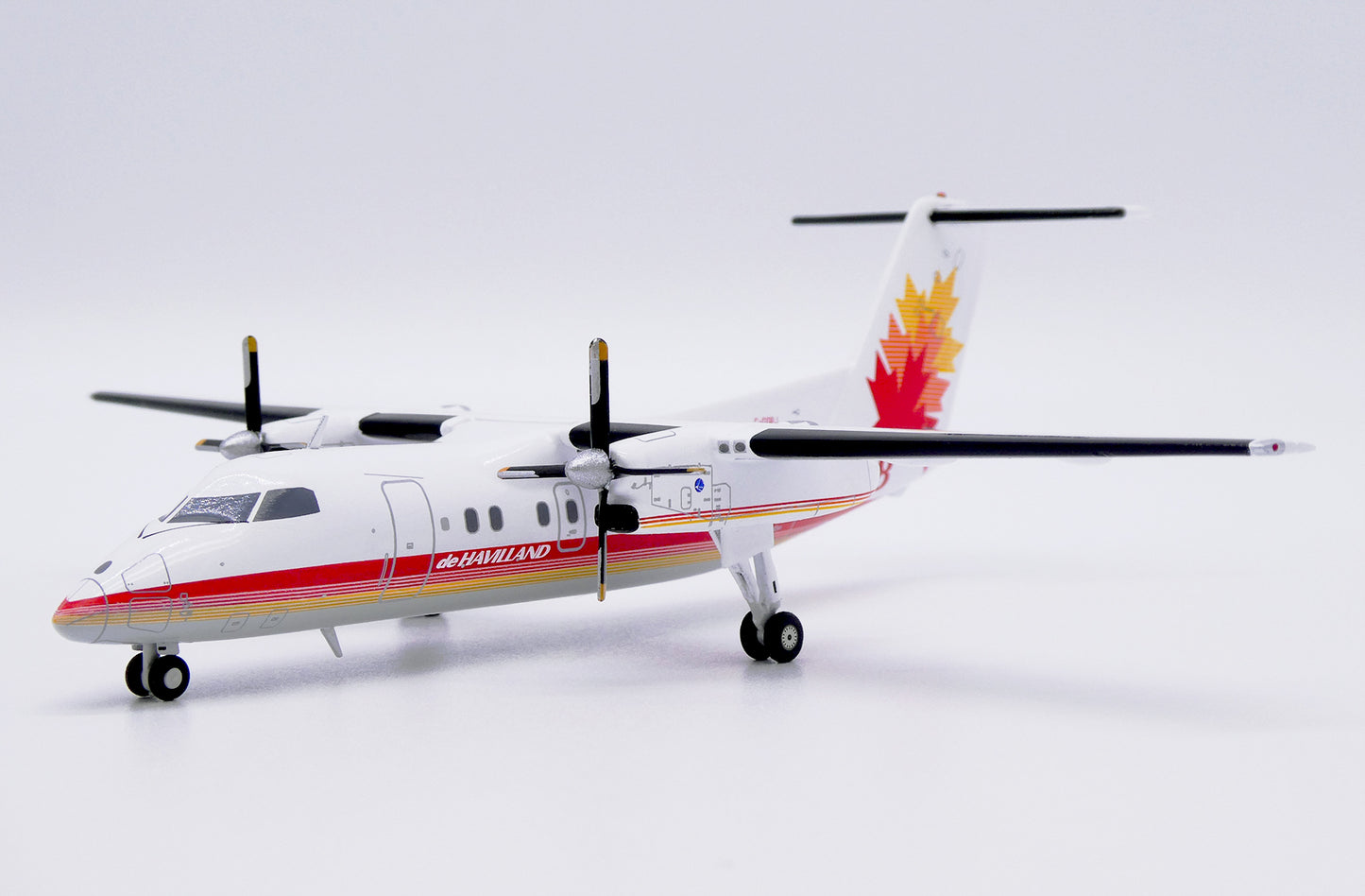 JC WINGS  DE HAVILLAND CANADA DASH 8-Q100 HOUSE COLOR REG: C-GGPJ