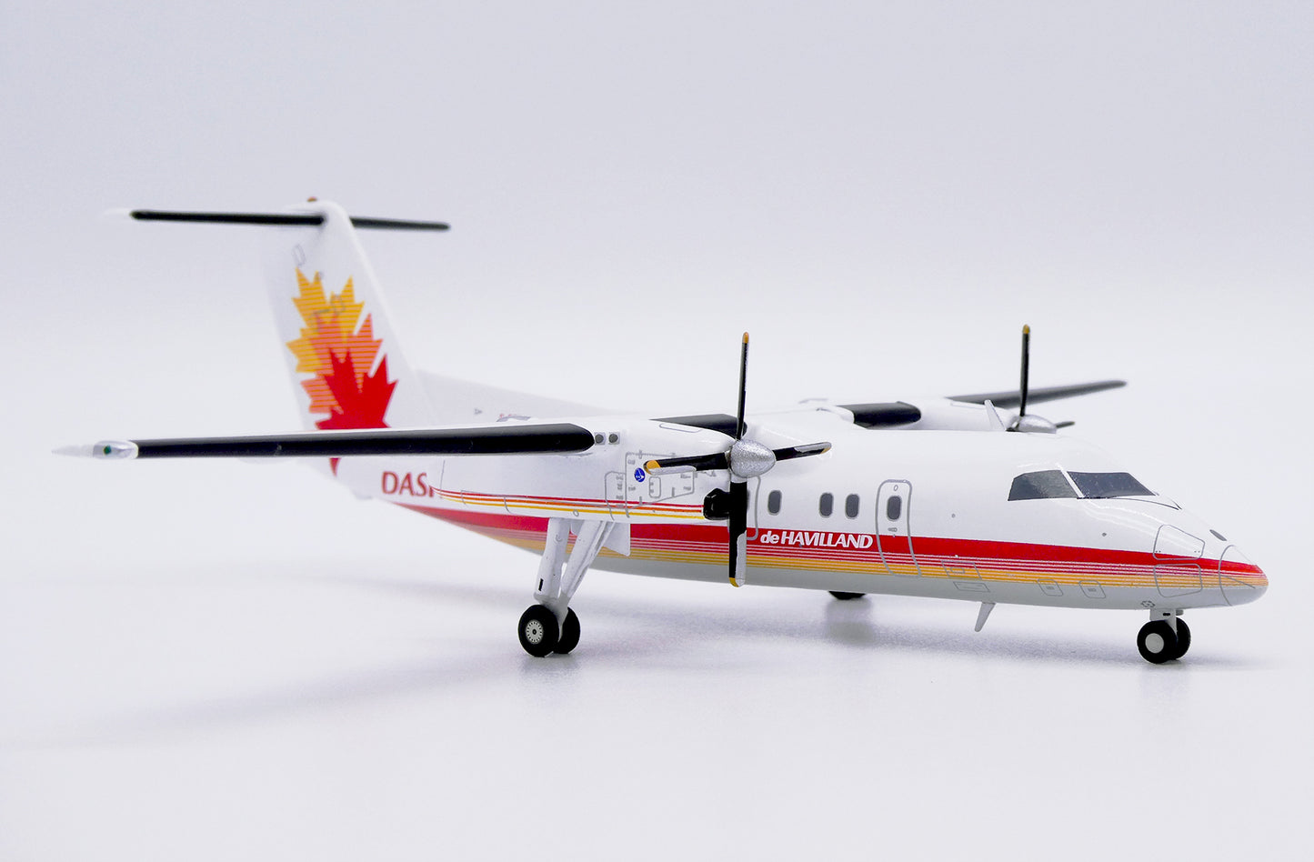 JC WINGS  DE HAVILLAND CANADA DASH 8-Q100 HOUSE COLOR REG: C-GGPJ