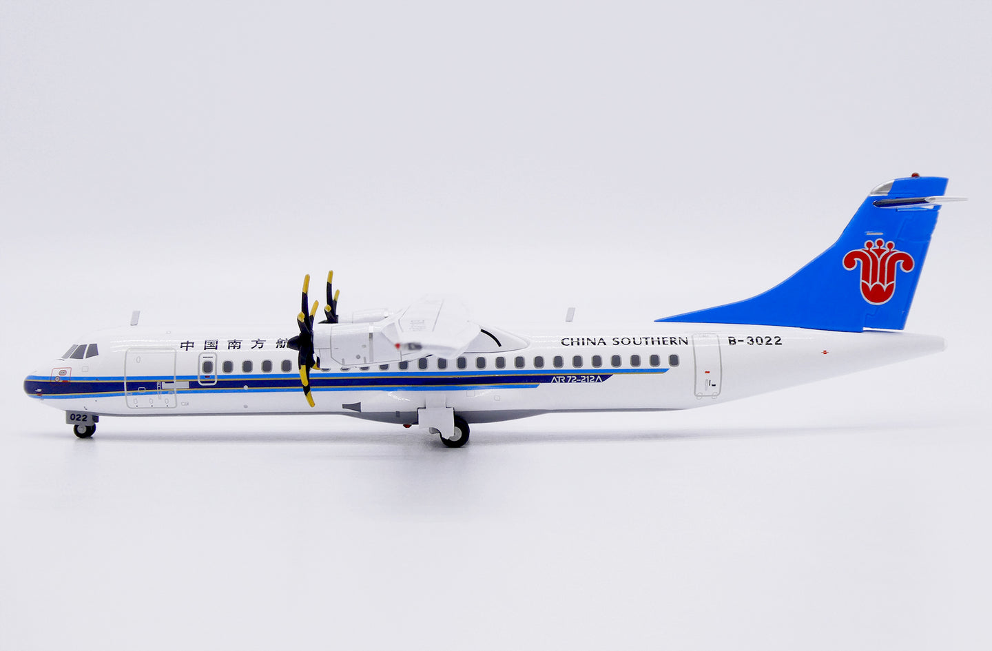 JC WINGS ATR72-500 CHINA SOUTHERN AIRLINES REG: B-3022