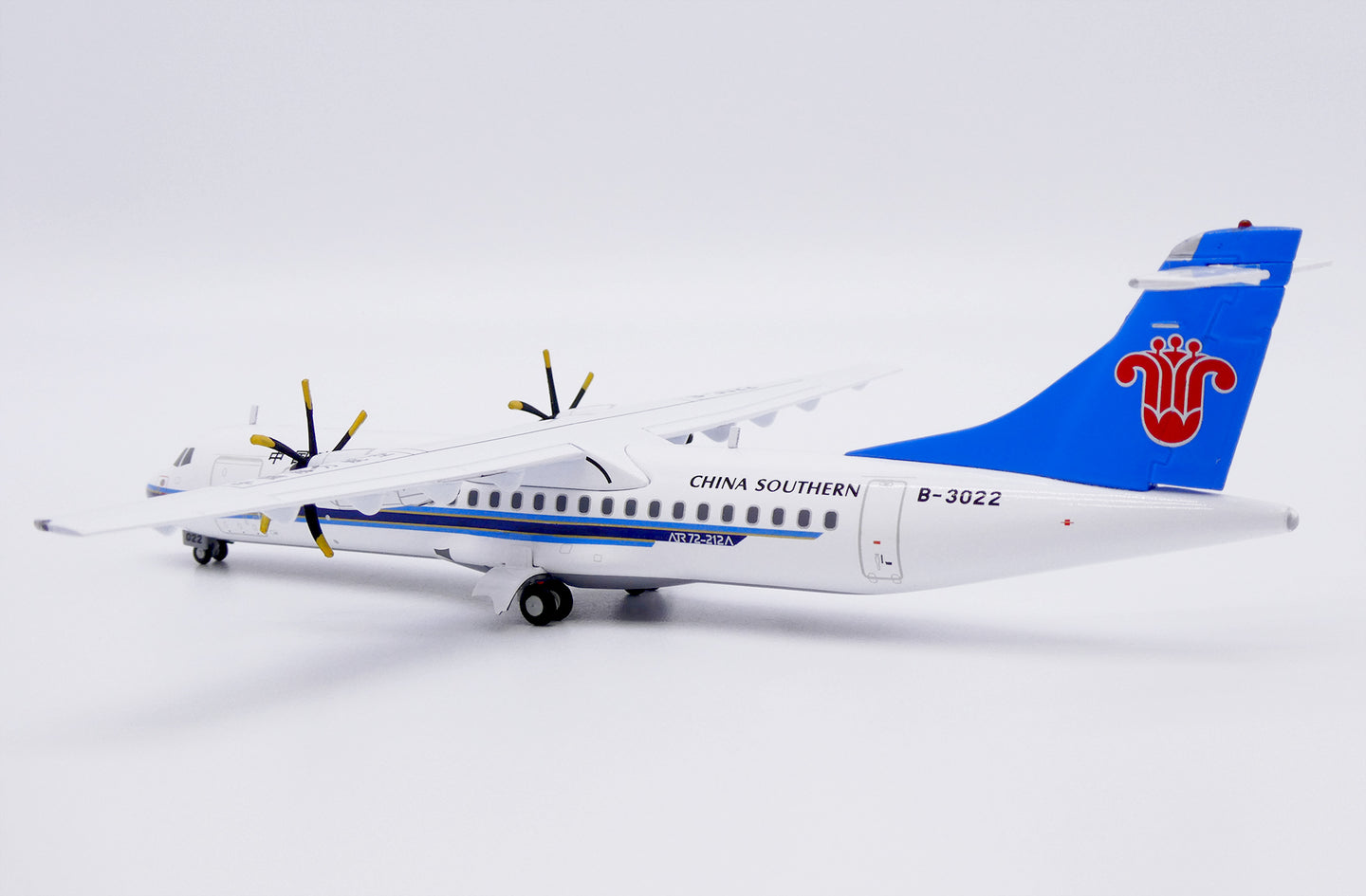 JC WINGS ATR72-500 CHINA SOUTHERN AIRLINES REG: B-3022