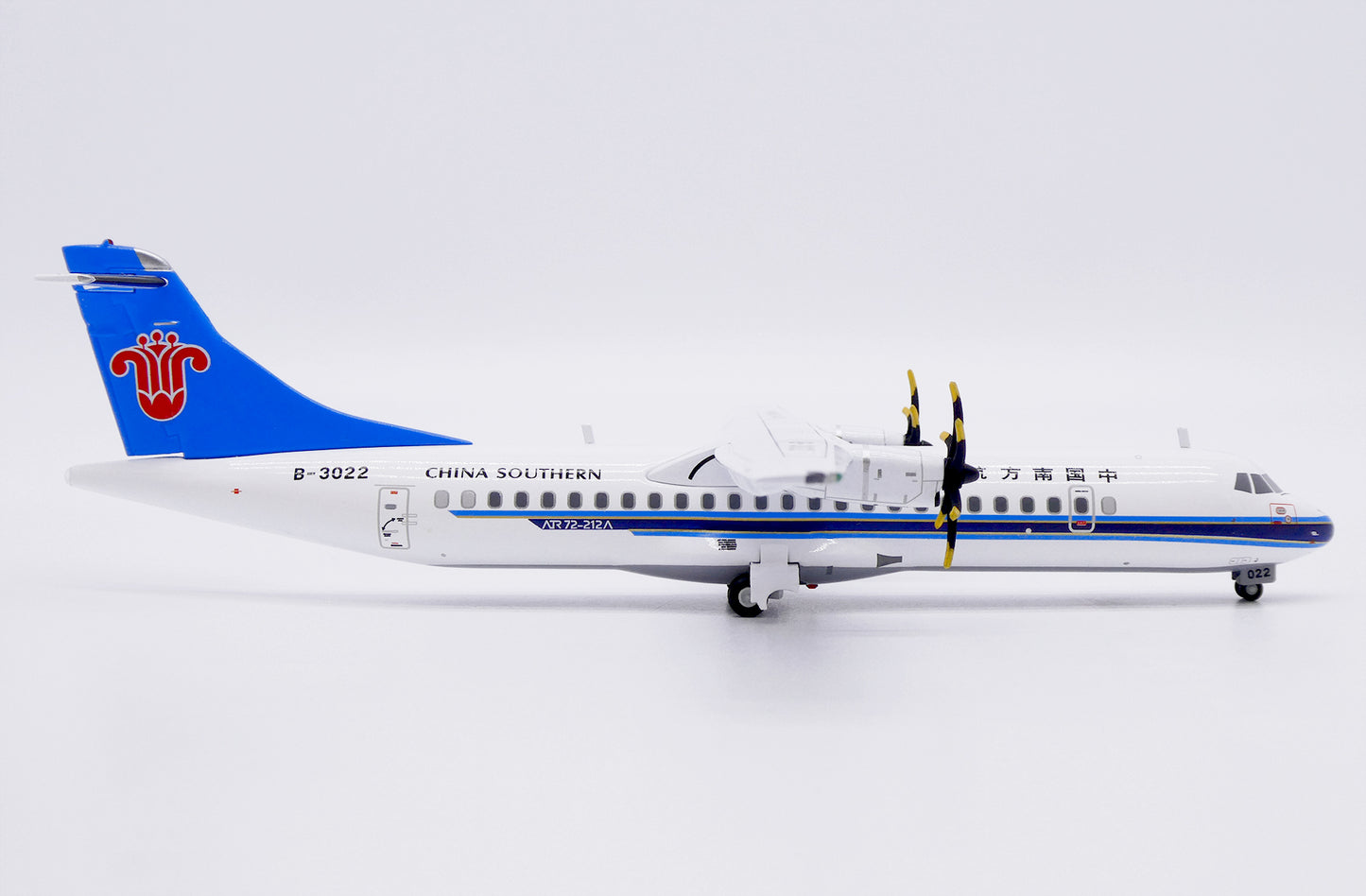JC WINGS ATR72-500 CHINA SOUTHERN AIRLINES REG: B-3022