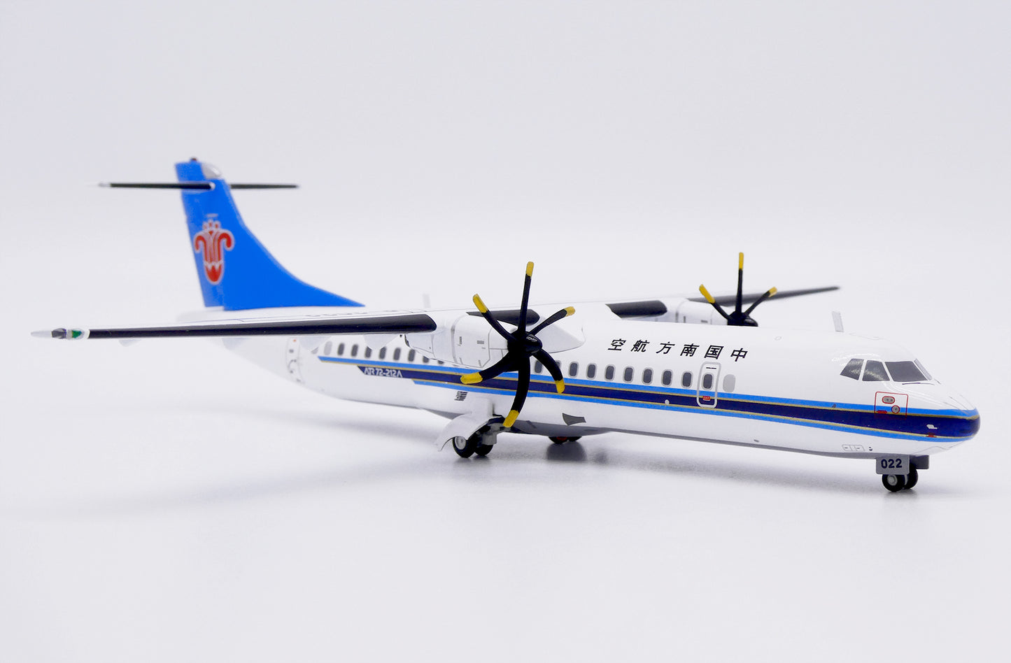 JC WINGS ATR72-500 CHINA SOUTHERN AIRLINES REG: B-3022