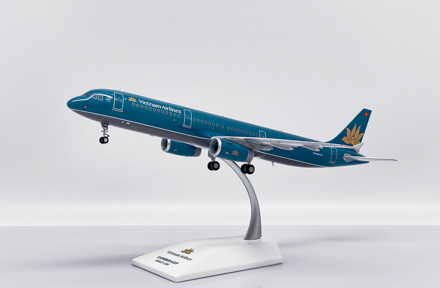 JC WINGS A321 VIETNAM AIRLINES REG: VN-A344