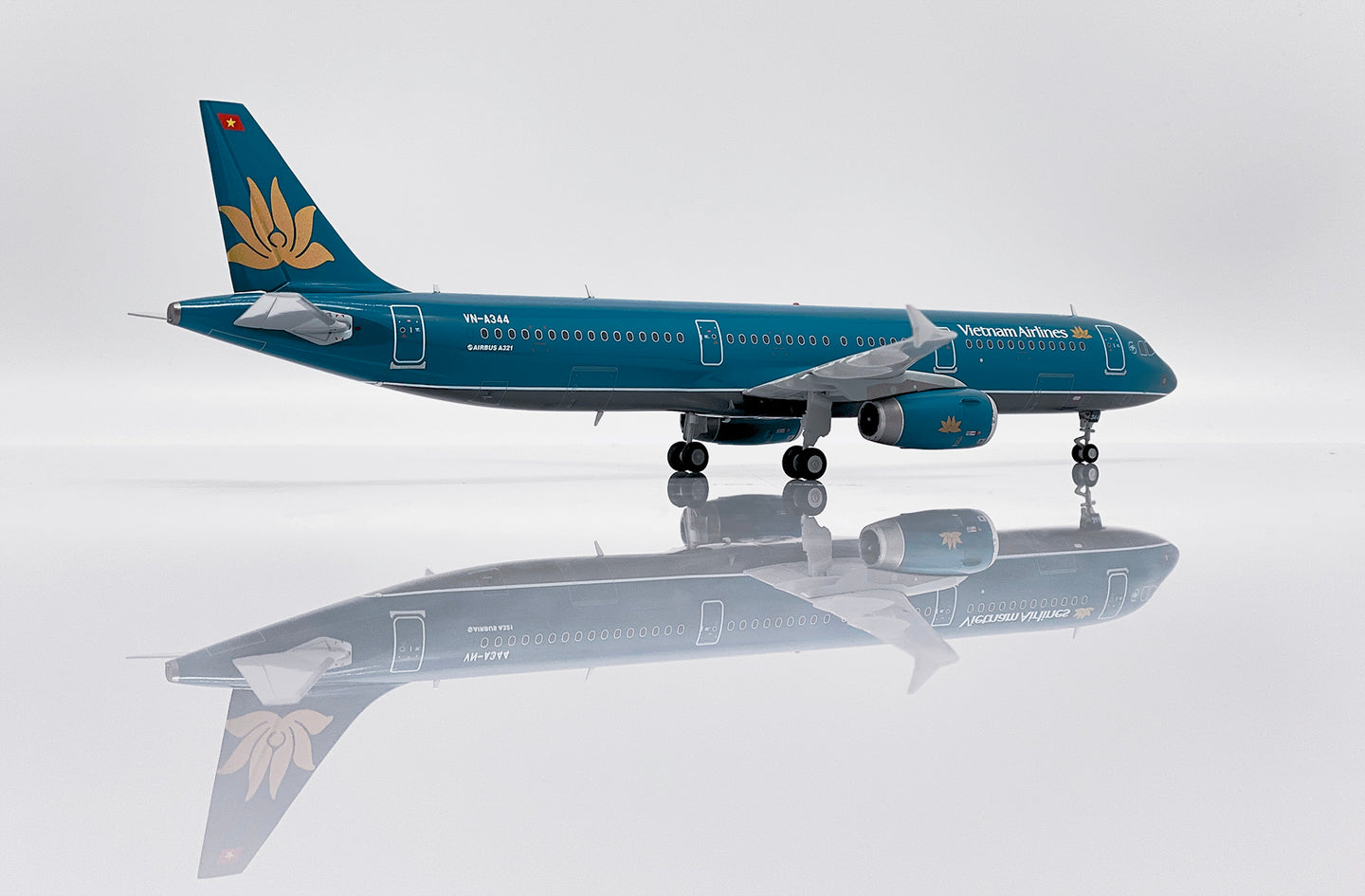 JC WINGS A321 VIETNAM AIRLINES REG: VN-A344