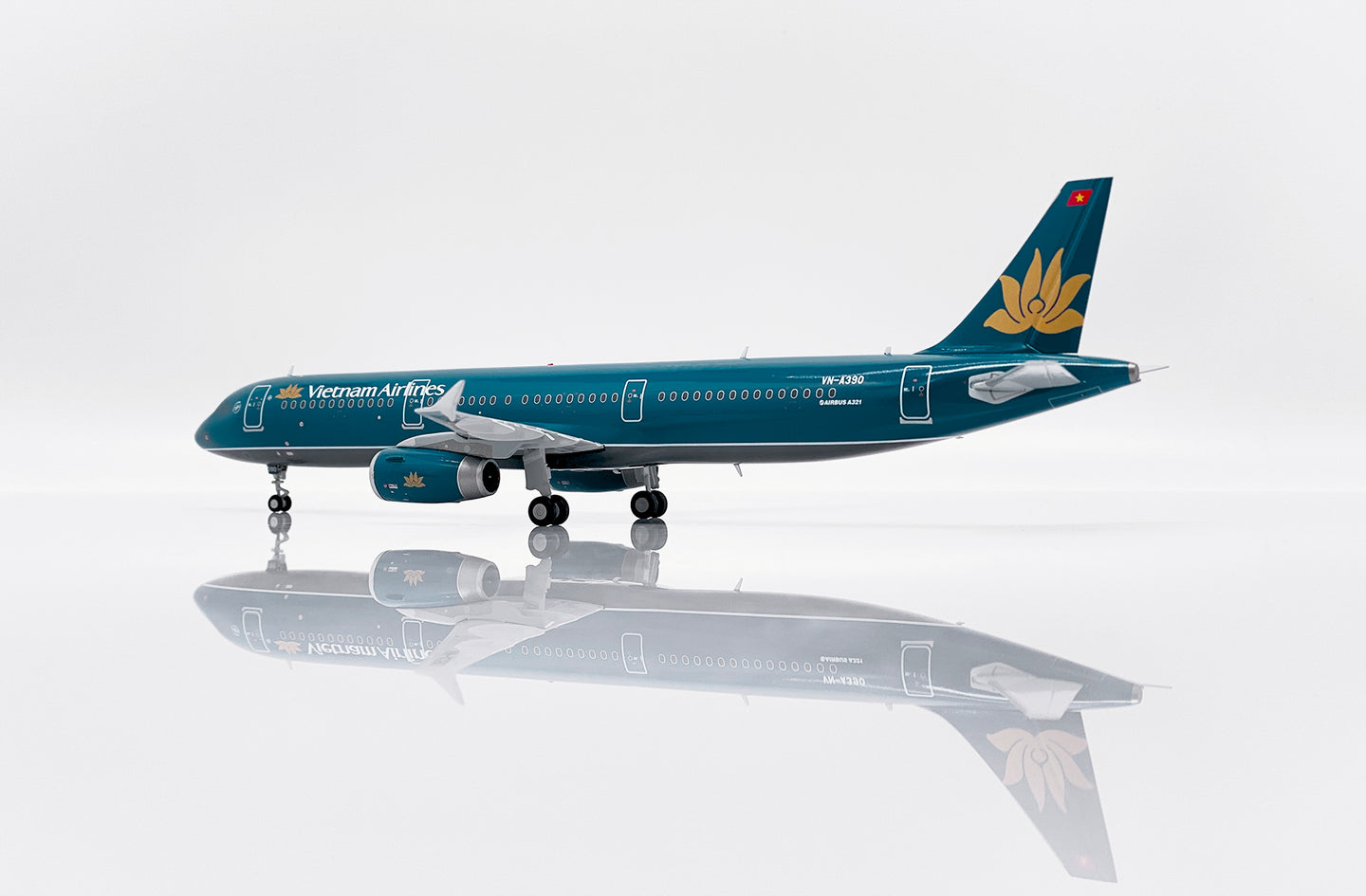 JC WINGS A321 VIETNAM AIRLINES REG: VN-A390