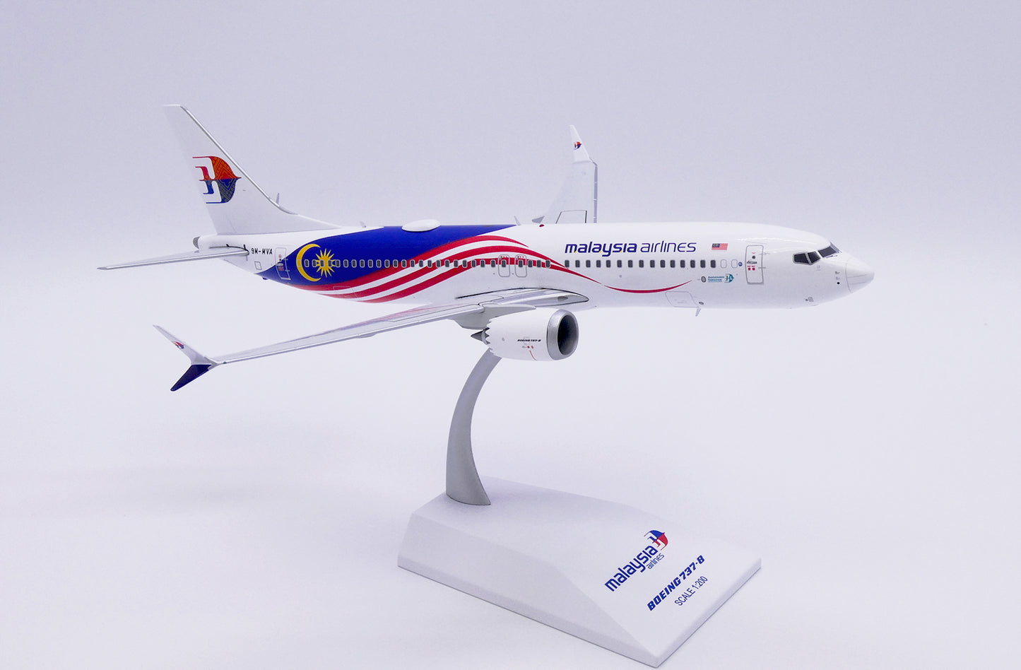 JC WINGS B737 MAX 8 MALAYSIA AIRLINES REG: 9M-MVA