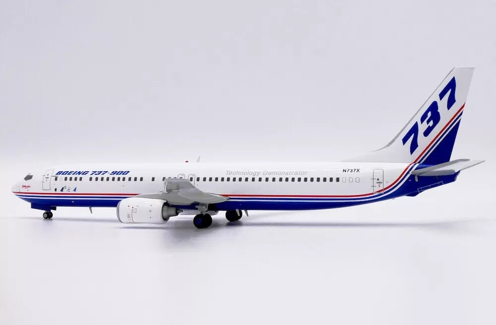 JC WINGS B737-900 BOEING COMPANY REG: N737X