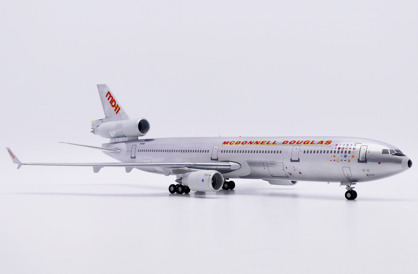 JC WINGS MD-11 HOUSE COLOURS (POLISHED) REG: N111MD