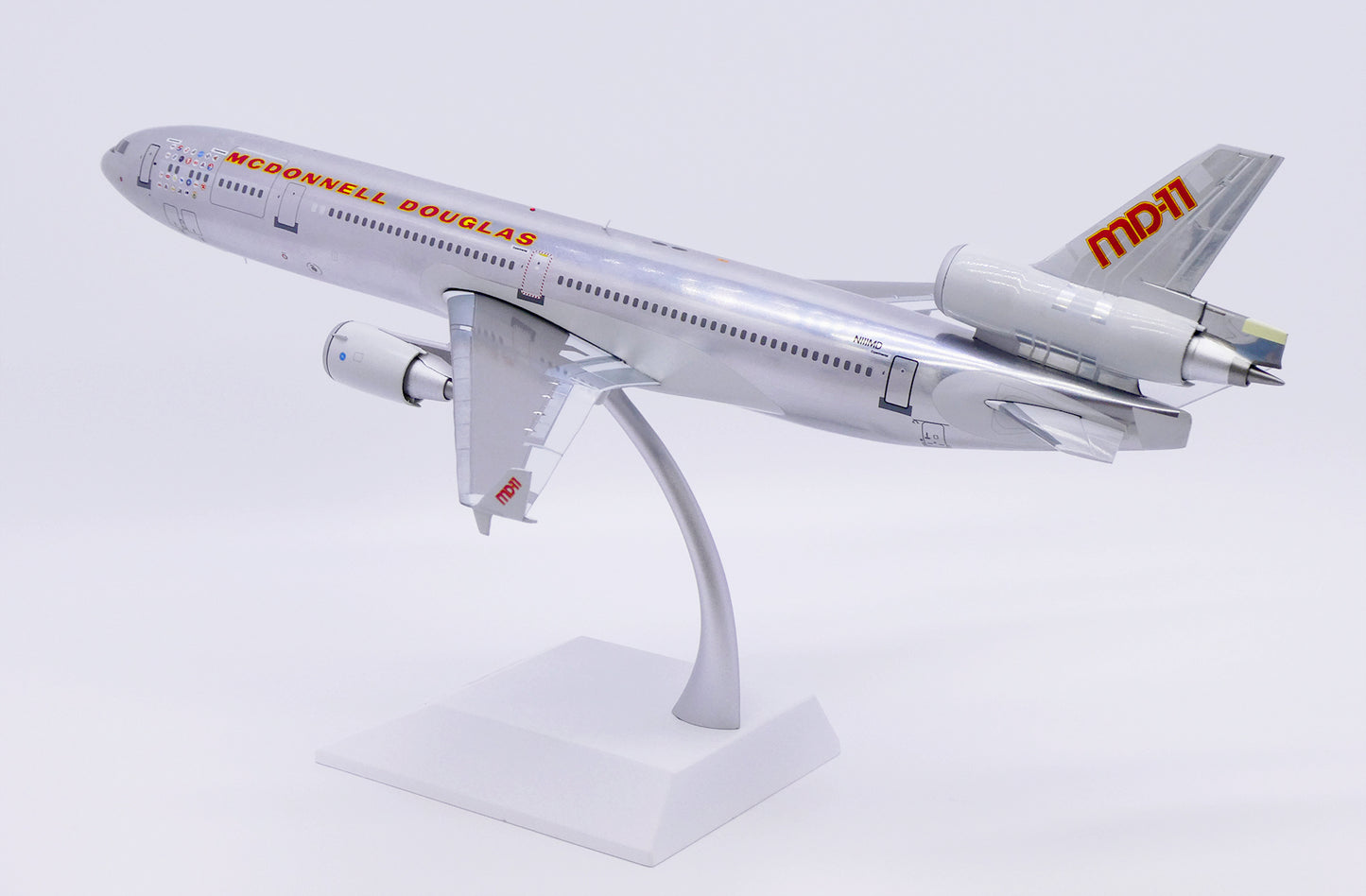 JC WINGS MD-11 HOUSE COLOURS (POLISHED) REG: N111MD