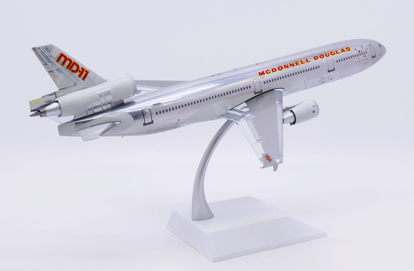JC WINGS MD-11 HOUSE COLOURS (POLISHED) REG: N111MD