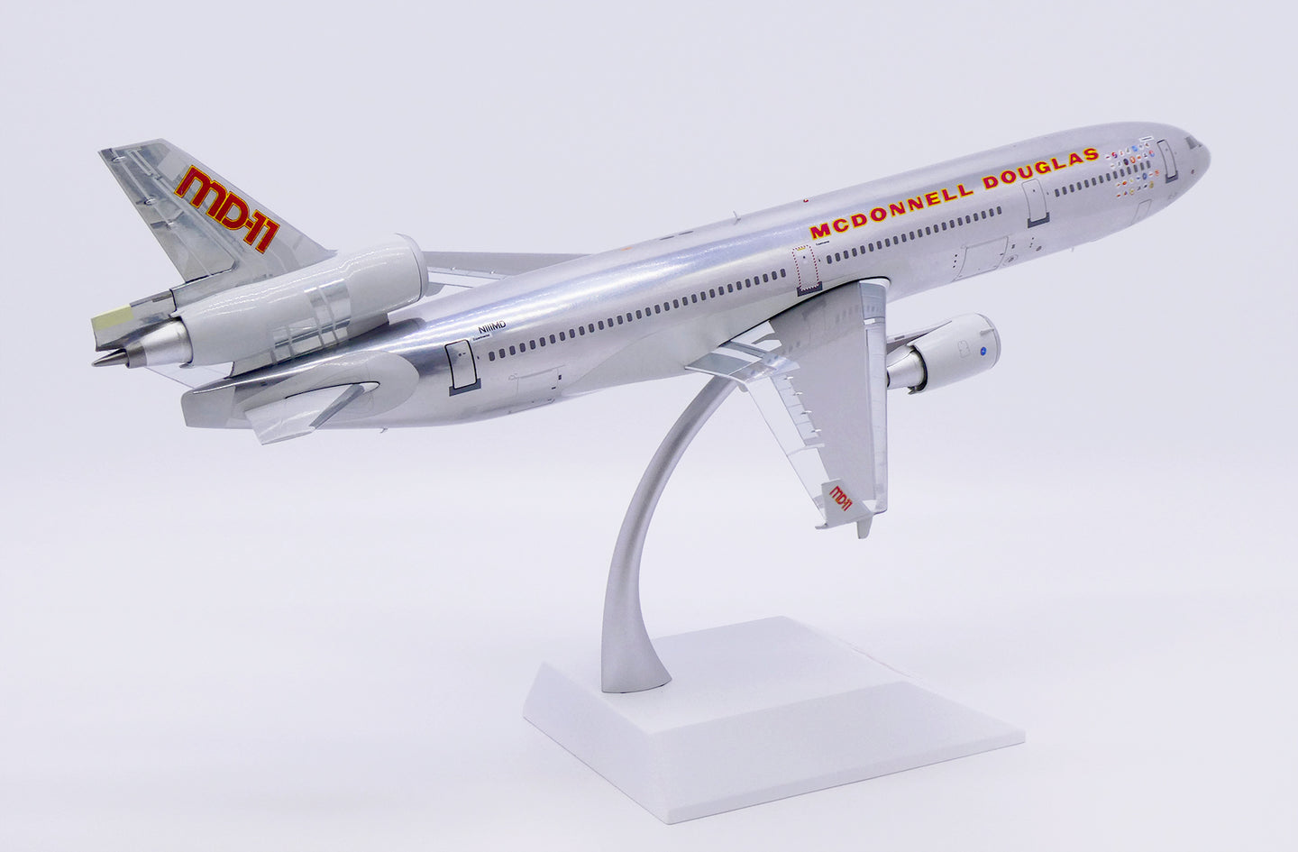 JC WINGS MD-11 HOUSE COLOURS (POLISHED) REG: N111MD