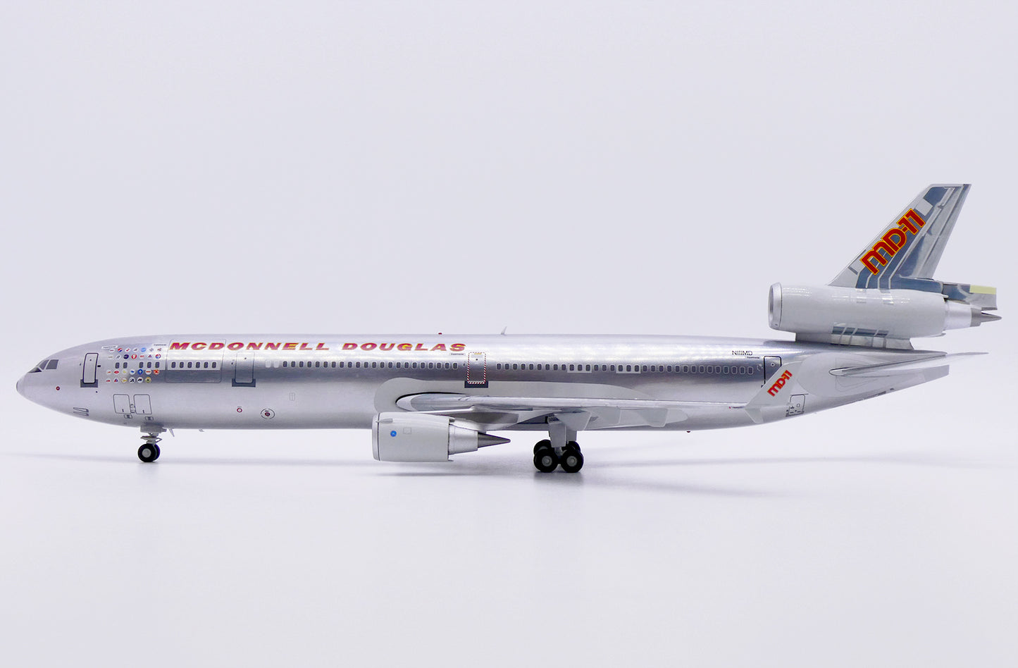 JC WINGS MD-11 HOUSE COLOURS (POLISHED) REG: N111MD