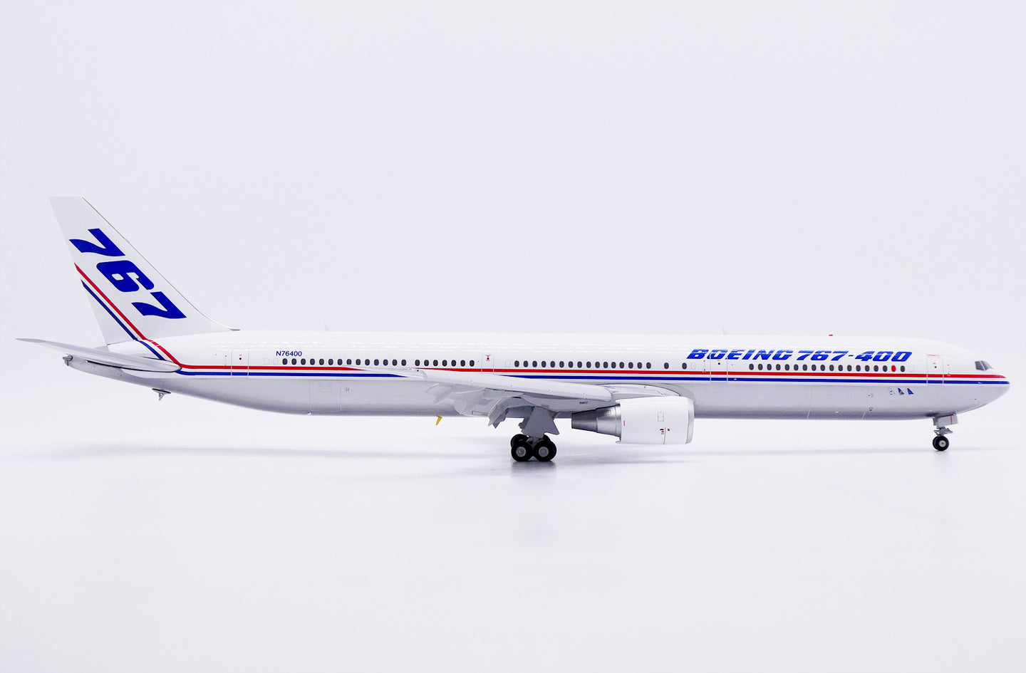 JC WINGS B767-400ER HOUSE COLOURS (POLISHED) (FLAPS DOWN) REG: N76400