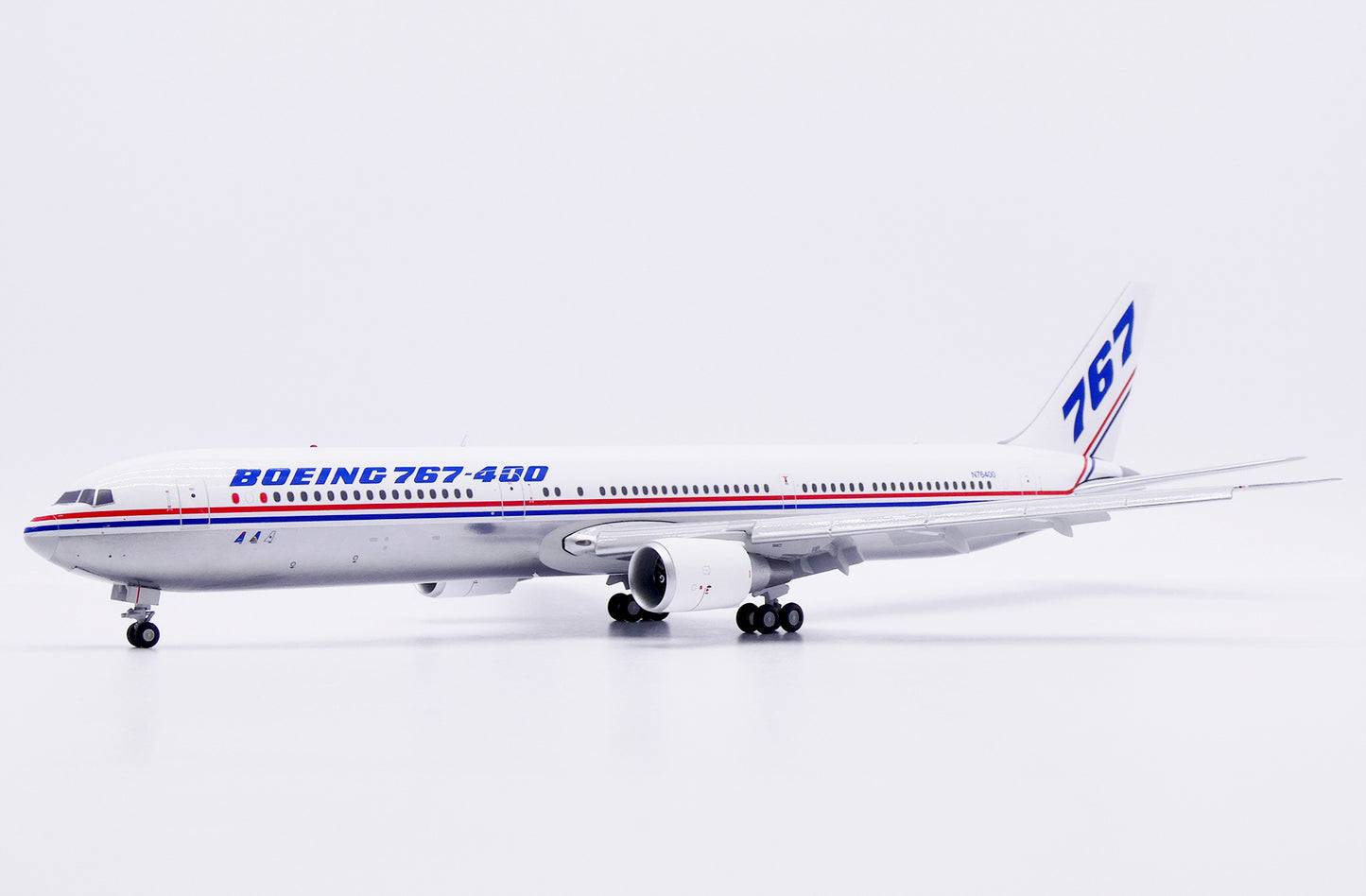 JC WINGS B767-400ER HOUSE COLOURS (POLISHED) (FLAPS DOWN) REG: N76400