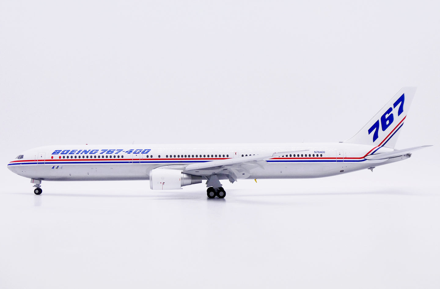 JC WINGS B767-400ER HOUSE COLOURS (POLISHED) (FLAPS DOWN) REG: N76400
