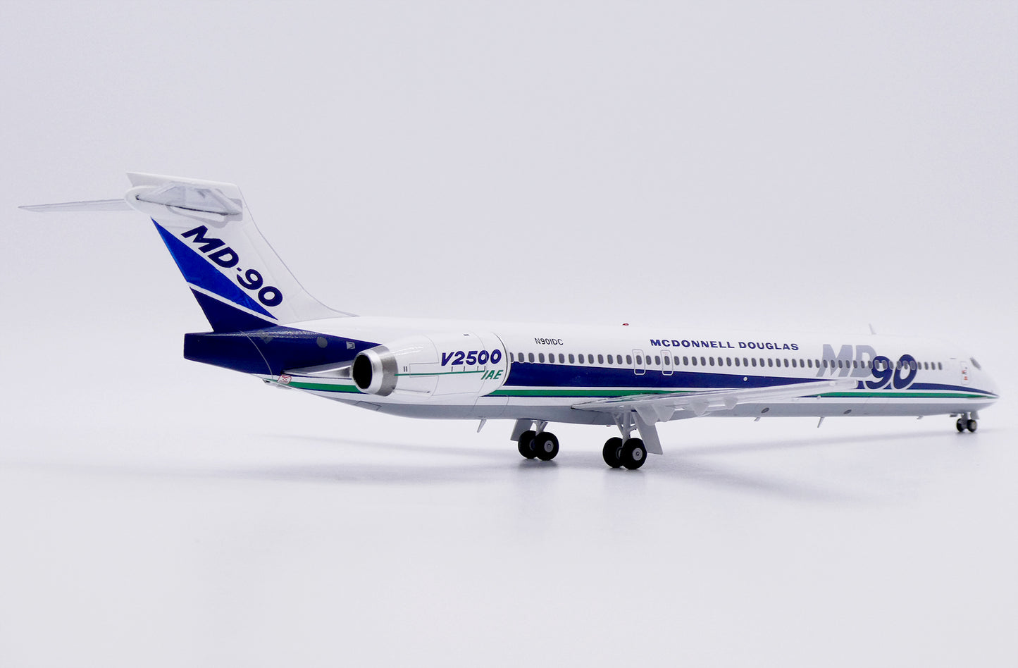 JC WINGS MD-90 HOUSE COLOUR REG: N901DC