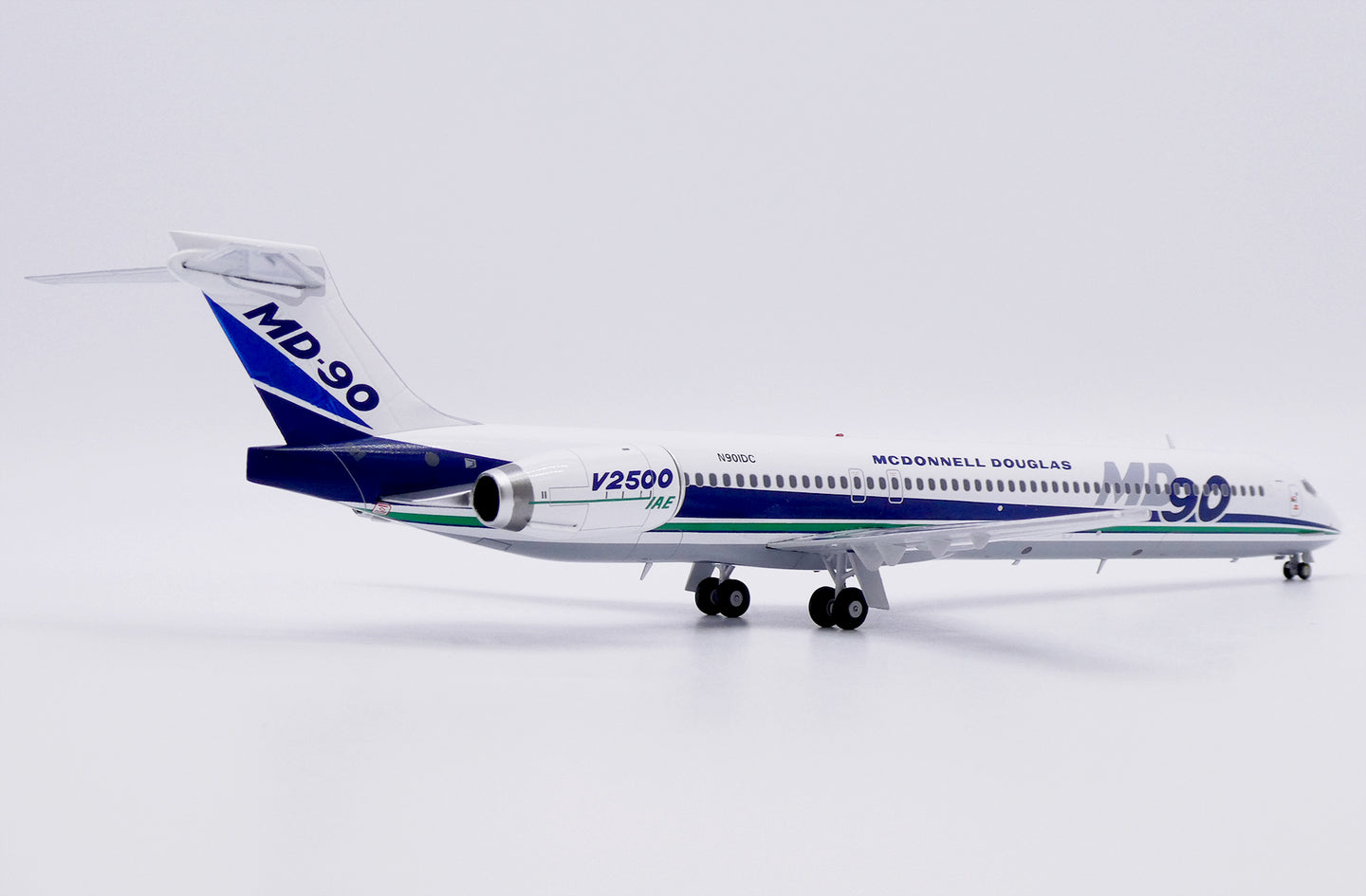 JC WINGS MD-90 HOUSE COLOUR REG: N901DC