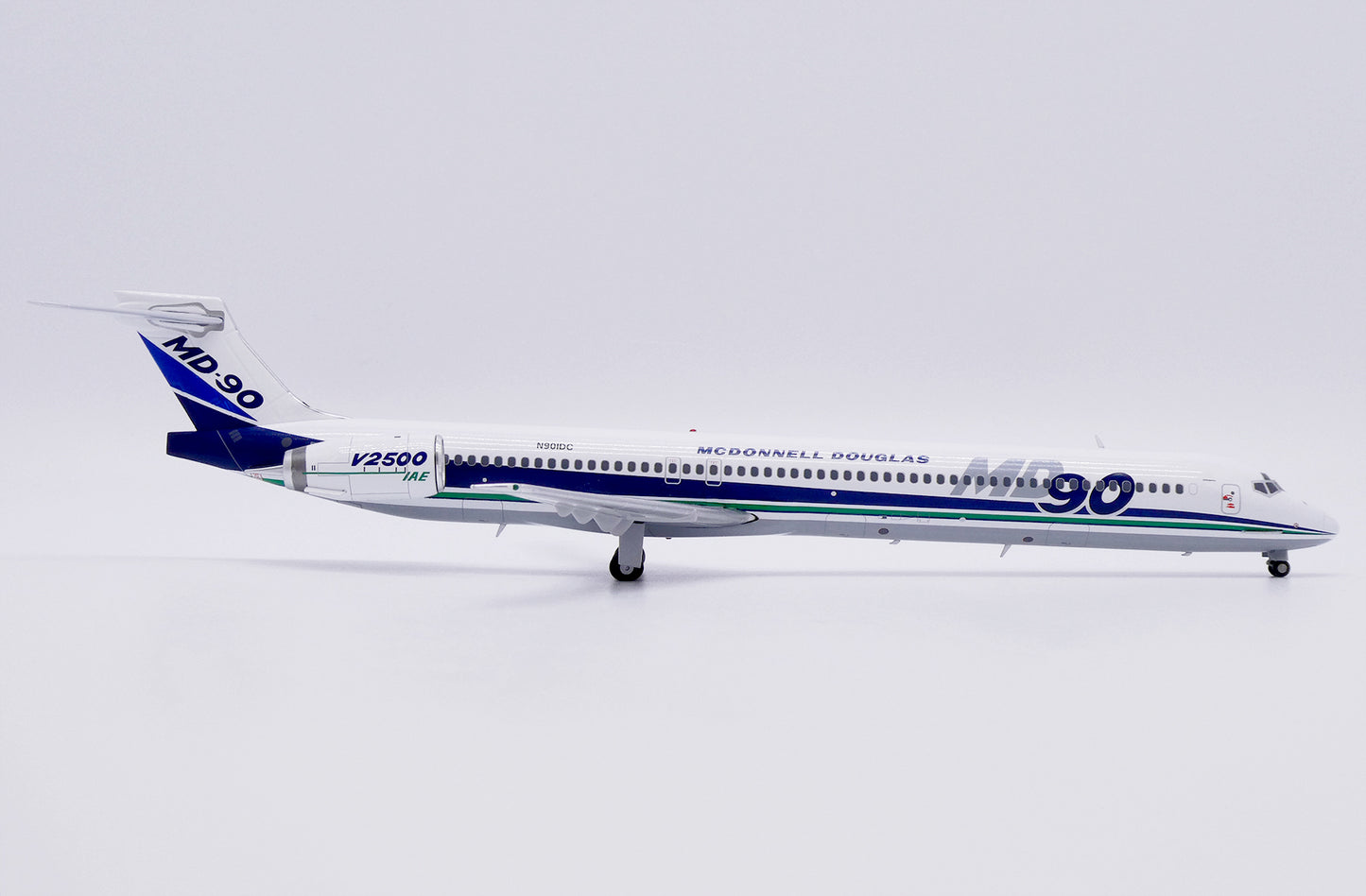 JC WINGS MD-90 HOUSE COLOUR REG: N901DC